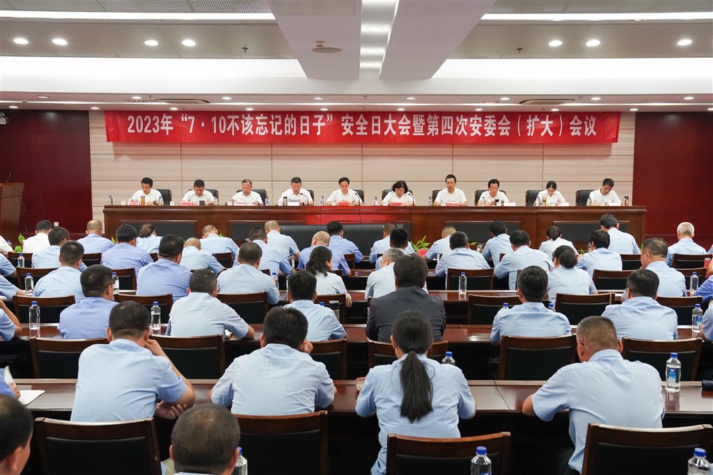 DSC04761-1.jpg DSC04761-1.jpg