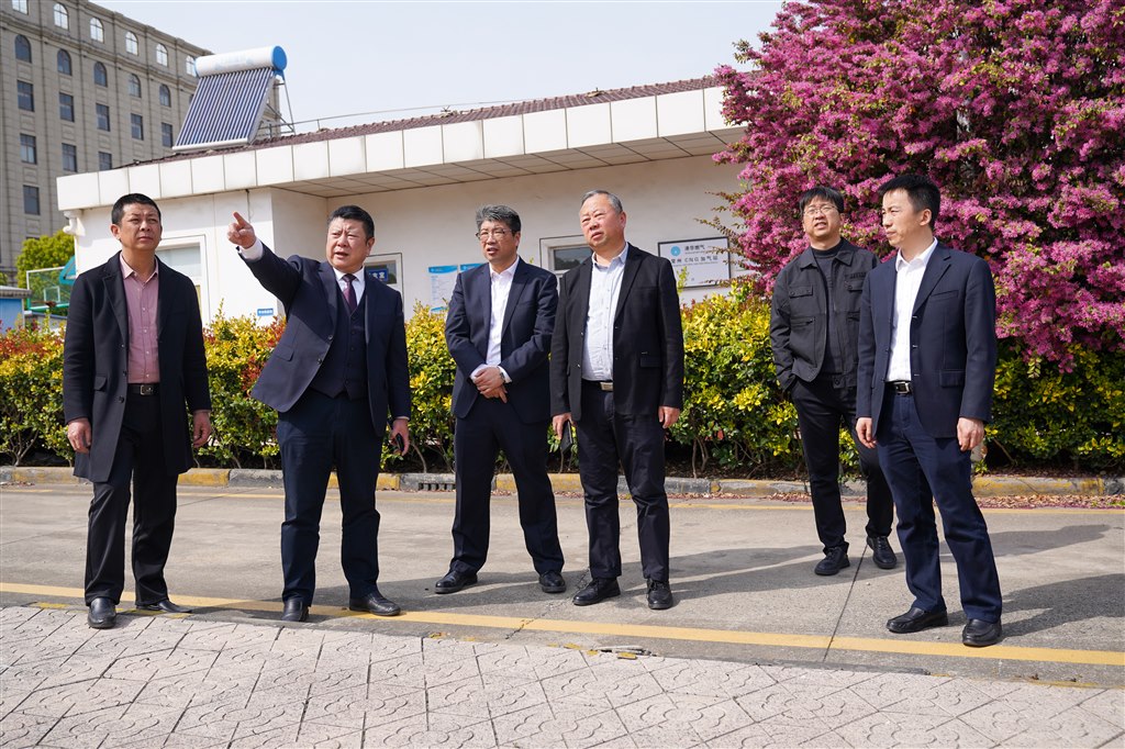 00E80ACE0FA3291D1014624DEACC0B22.jpg 00E80ACE0FA3291D1014624DEACC0B22.jpg